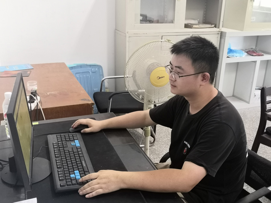 2022年度BB电子医药优秀科技奋斗者——雷智斌